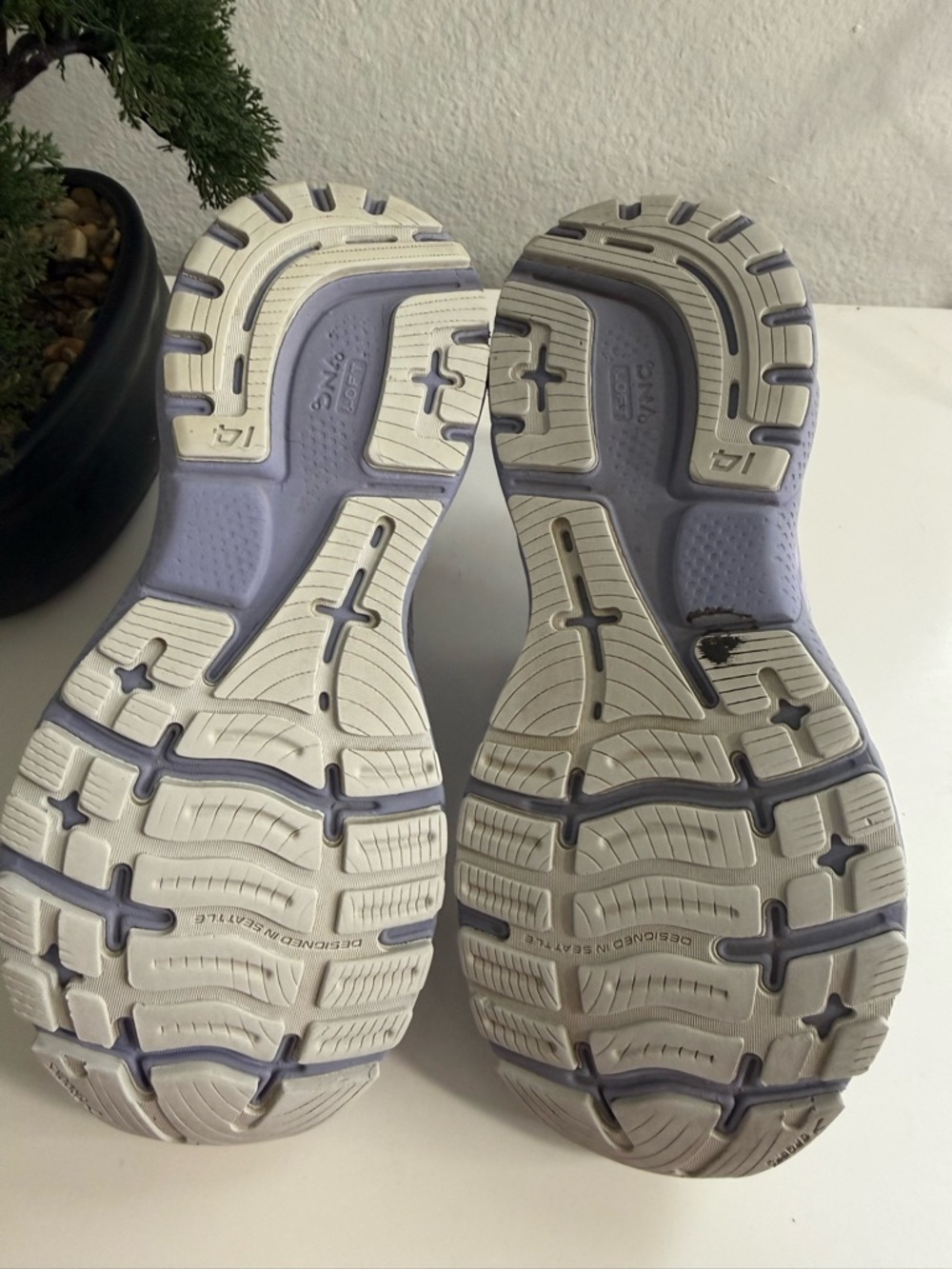 Brooks Ghost 14 Women’s Lavender and Silver-Trim Running Shoes - Picture 7 of 10